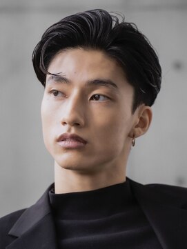 レタッチ バイ フィフス 天神大名(RETOUCH by fifth) 天神大名メンズパーマフェザーパーマセンターパートガイルヘア