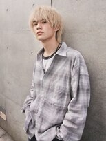 サンバレー(SUNVALLEY)&nbsp;センターパート　ウルフ　メンズカット　ブリーチ