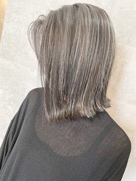 オリ(‘Oli) 細めコントラストハイライト_プラチナグレイジュ