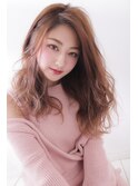 ピンクグレージュ×ふんわりロングパーマ