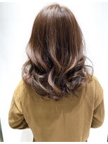 ステア ケース(stair case)&nbsp;【大人かわいい ツヤ髪】ミディアムレイヤー ふわふわウェーブ