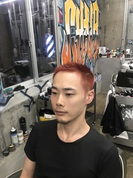 チルチェア 渋谷店(CHILL CHAIR) ローフェード＋ブリーチカラー <渋谷> <理容室> <バーバー>