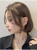 顔周りレイヤーカットくびれヘアミルクティーベージュカラー