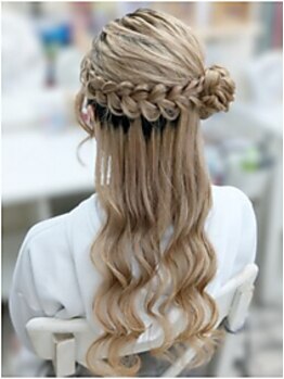 ヘアーメイク ティアラ(Hair make Tiara)の写真/西口徒歩30秒【Tiara】《ヘアアレンジ￥1000～》リピーター続出の秘訣は理想を叶えるイベントアレンジ★