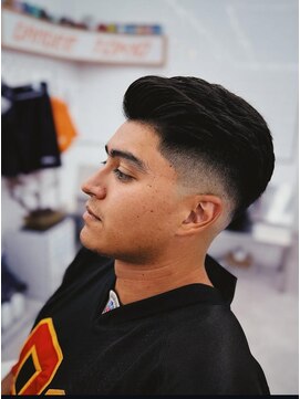 ダムディートウキョウ 心斎橋店(DAMDEE TOKYO) スリックバック