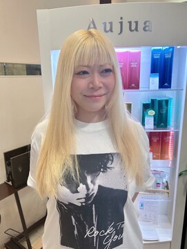 ソワンドゥ ブレス カルム 西中島店(soin de brace calme) 抜きっぱなしブロンド×似合わせカット