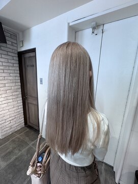 エイトセカンド 新宿三丁目店(EIGHT second) ミルクティーベージュ