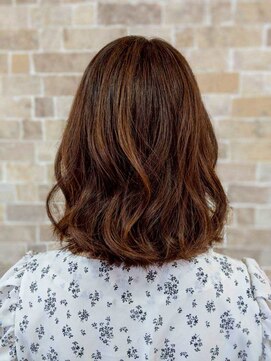 ジュリアンマーラ(Julien Mara) 艶っぽミディアムボブ/秋冬カラー/ニュアンスウェーブ/上品ヘア