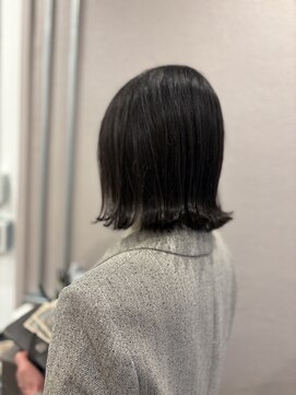 切りっぱなしボブ×外はね
