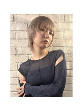 リワーズ 成城学園前(ReWARDs) 【髪を伸ばしたい方にオススメ】ハイトーン×ショートウルフ