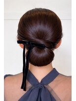 ビーワールド(B WORLD)&nbsp;お呼ばれヘアシニヨン結婚式成人式卒業式藤枝静岡ヘアアレンジ