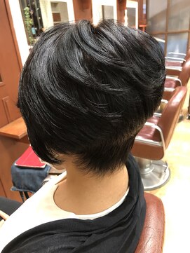 ジュール ドゥJour doux ディレクター今嶋 メリハリのある大人ショートスタイル