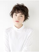 大人かわいいくせ毛風無造作ショート