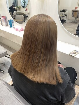 ラビス クローバー(Lovis clover) ミルクティーベージュ