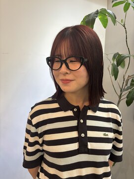 ジエクト ヴィシア(The Ect VIXIA) 切りっぱなし 長めボブ 外ハネボブ レッドカラー 大人ボブ