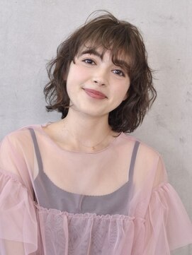 コイ(coii) 透明感外国人風カラーグレージュ/レイヤーボブ