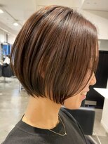 表参道大人ショートボブ顔周りレイヤーカットくびれショート40代