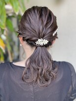 オウルヘアー(Owl hair)&nbsp;ローポニーアレンジ/セミロング/結婚式アレンジ