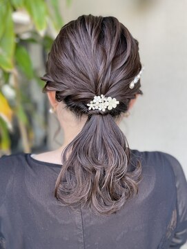 オウルヘアー(Owl hair) ローポニーアレンジ/セミロング/結婚式アレンジ