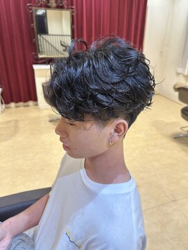 グラマラス GLAMOROUS ツイストフェザーパーマ