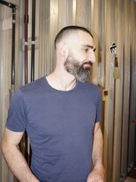 メリケンバーバーショップ トーキョー(MERICAN BARBERSHOP TYO)&nbsp;BURGバズカットスキンフェード眉毛シェービング髭トリム