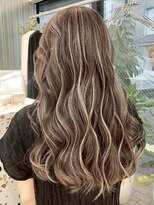 オニキス(ONYX)&nbsp;R28 白髪白髪ぼかしハイライトバレイヤージュ50代ミディアム