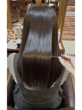 フェイバー 警固店(FAVOR) 自然なツヤ髪ストレート