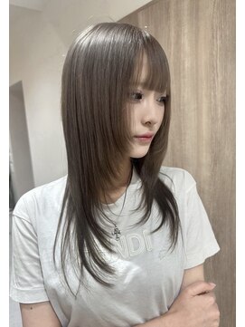 アイトーキョー 名古屋名駅(AI TOKYO) レイヤーカット/ハッシュカット/シルバー/グレー/[名古屋/名駅]