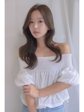 アストランティア 栄店(ASTRANTIA) アッシュベージュ×レイヤーカット