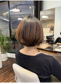 ヘアドネーションで大人女性に似合うミニボブに，ショートヘア