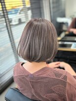 エミタス 柳通り(Emitas.) 和歌山市で白髪ぼかしならホワイトグレージュがおすすめ