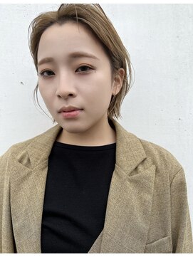 ニジュウサンド(23°) 耳かけショートボブ