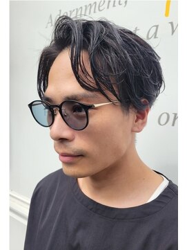 六本木美容室 白金店 センターパート/波巻きパーマ/ツーブロック/黒髪/マッシュ