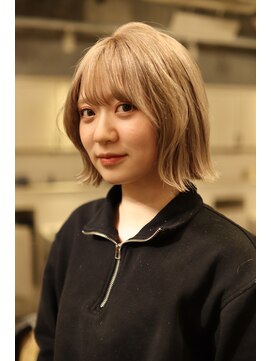 髪質改善と縮毛矯正の専門店 サンティエ(scintiller) 大人綺麗な小顔襟足スッキリショートボブ　30代40代50代