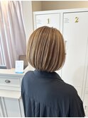 ボブ　ハイトーン　ハイライト　白髪ぼかし　ショート　横須賀