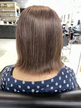 シャンプーボーイエイムス(SHAMPOO BOY aims) 切りっぱなしボブ