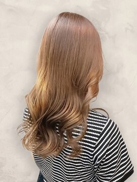 インス(ensue) 大人可愛いダブルカラーミルクティーブラウン似合わせ艶感