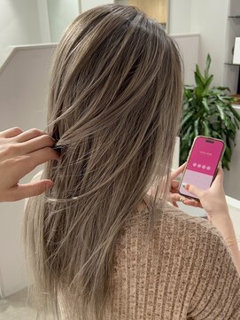 リグ 横浜(Lig.) パールベージュヘーゼルグレージュブリーチダブルカラー横浜駅