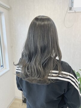 スエルテ(Suerte) カーキグレージュ