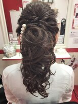 ヘアセットサロン プティ 神戸三宮(petit)&nbsp;ツイストハーフアップ
