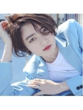 ミットバイツリー 新宿南口(mit by tree) 大人センターパートエフォートレスメッシュカラークールショート