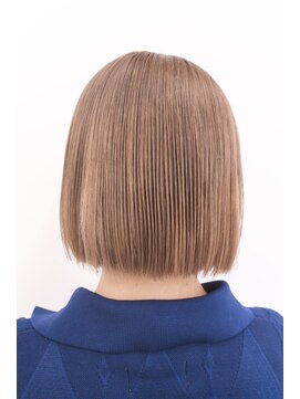 シカ(sica) ブリーチ一回ベージュボブ