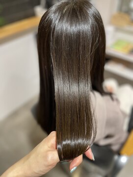 トレパルッキエーレ(tre parrucchiere) ［-tre-］ブリーチなしグレーカラー　20代/30代/40代