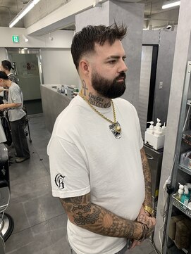 クロムトウキョウ ザ バーバー ネオン 新宿店(CHROM TOKYO the Barber ne/on) ローフェード