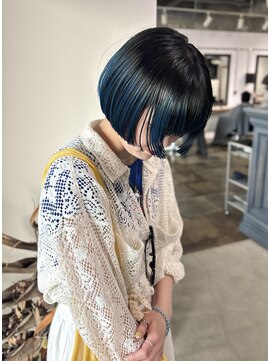 クイン(qin) ミニボブ×デザインカラー