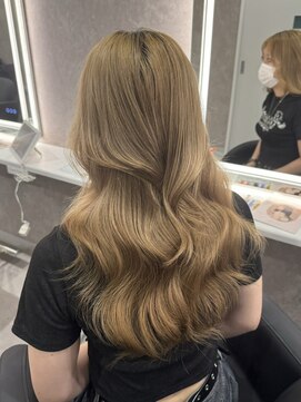 アエラバイトゥルークリエイション(AERA by True Creation) 巻き髪ヘアセット