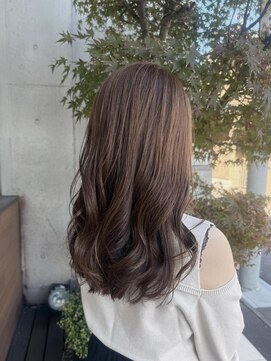 エム インターナショナル 春日部本店(EMU international) 透明感が続く大人のモカブラウン