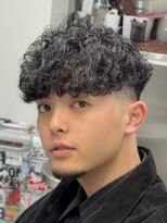 フィフスパーク(fifth PARK) 渋谷スペインカールラルフカール刈り上げ高めツーブロックメンズ