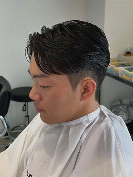 アコロン(acoron.) センターパート　刈り上げ　池袋メンズカット