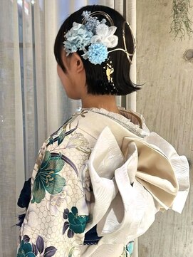アンド アノン(and anon) 成人式 着付け ショートアレンジ 着物ヘア 外ハネボブ
